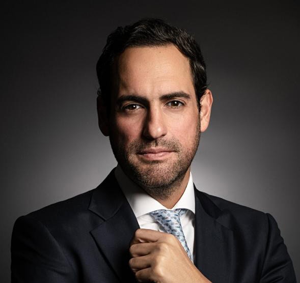 Rene Saul Headshot Tight